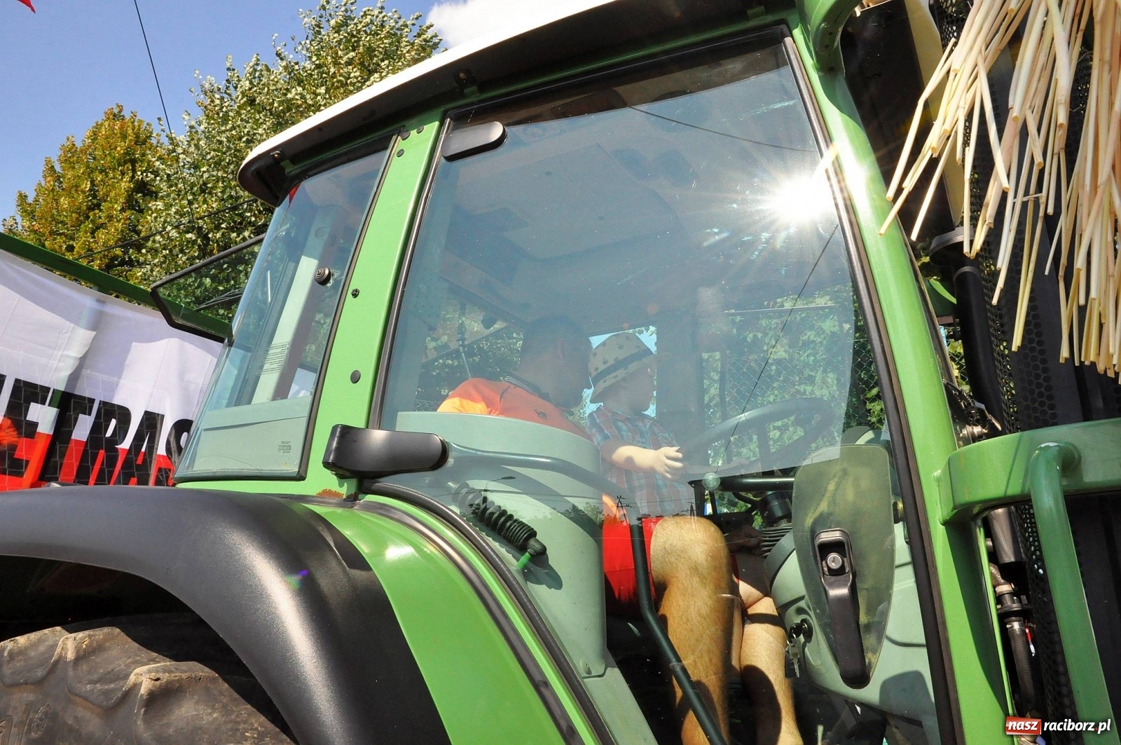 Zdjęcie w galerii na portalu naszraciborz.pl: Zike zake. Tak się bawi gmina Krzanowice!  wiadomości z regionu