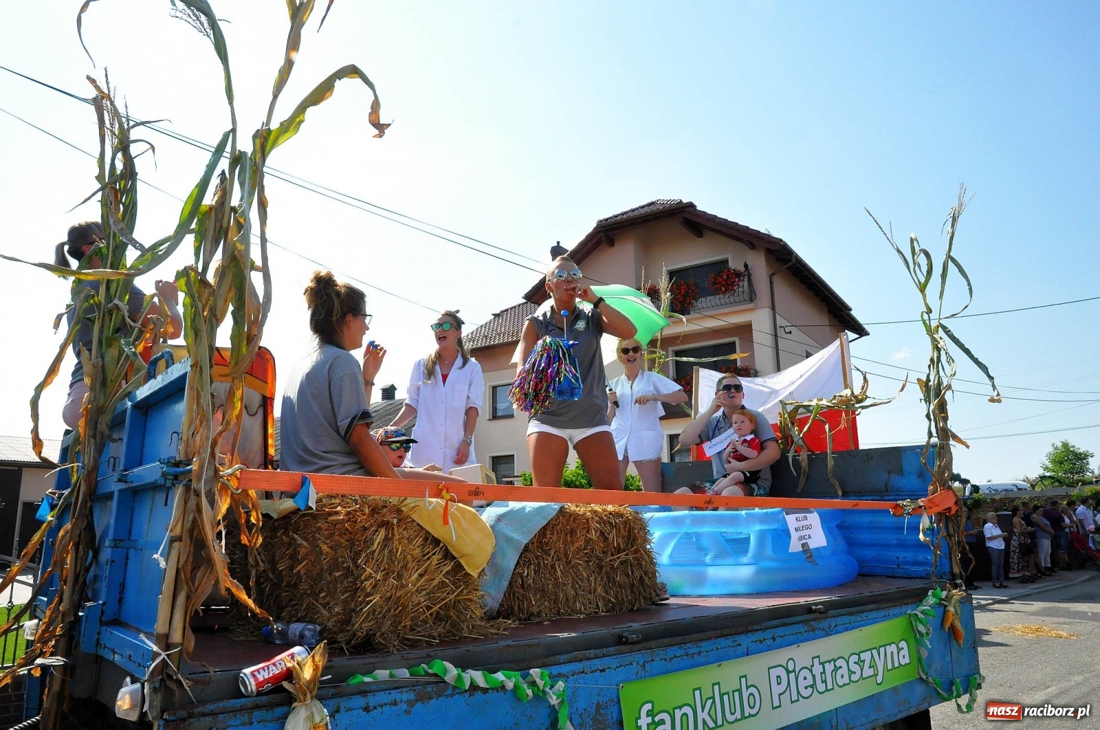 Zdjęcie w galerii na portalu naszraciborz.pl: Zike zake. Tak się bawi gmina Krzanowice!  wiadomości z regionu