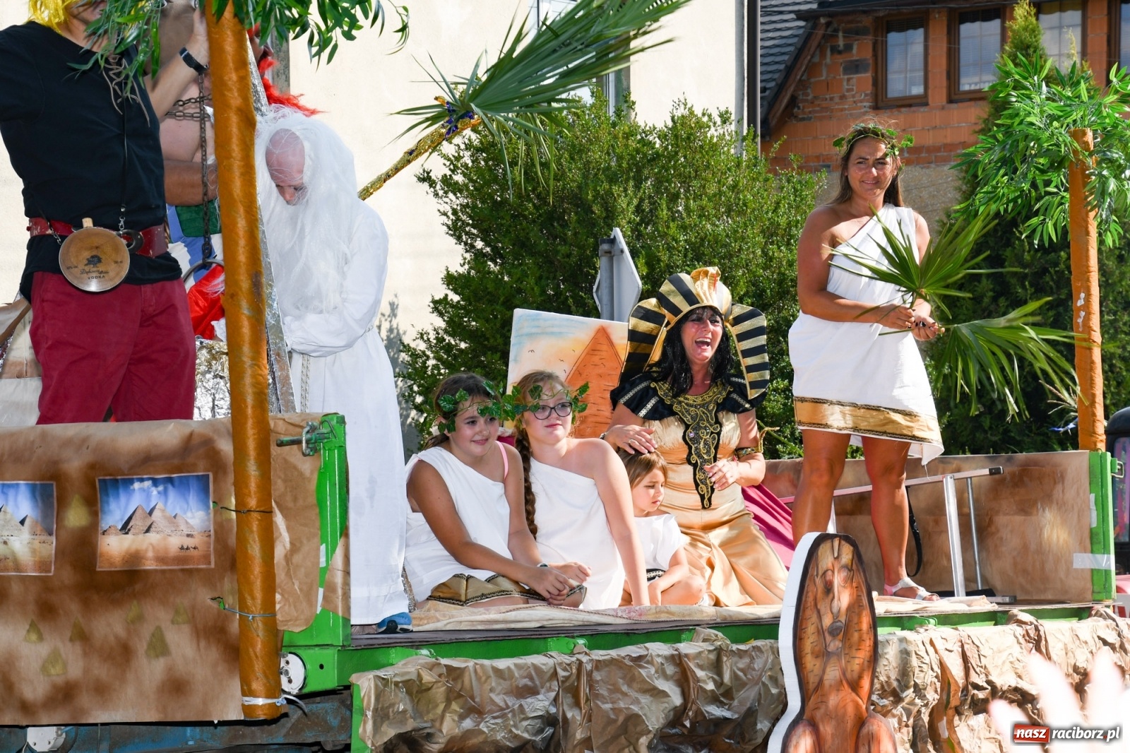 Zdjęcie w galerii na portalu naszraciborz.pl: Dożynki gminy Lyski w Raszczycach. Wesoły korowód  i znamienici goście [FOTO i WIDEO] wiadomości z regionu