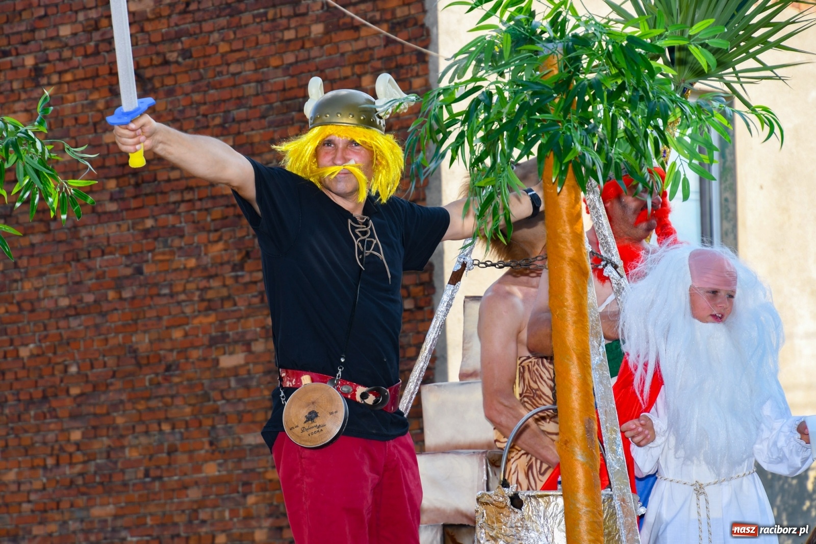 Zdjęcie w galerii na portalu naszraciborz.pl: Dożynki gminy Lyski w Raszczycach. Wesoły korowód  i znamienici goście [FOTO i WIDEO] wiadomości z regionu