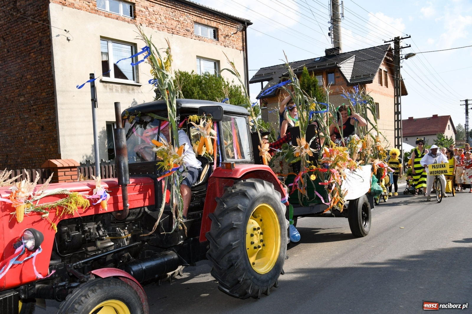 Zdjęcie w galerii na portalu naszraciborz.pl: Dożynki gminy Lyski w Raszczycach. Wesoły korowód  i znamienici goście [FOTO i WIDEO] wiadomości z regionu