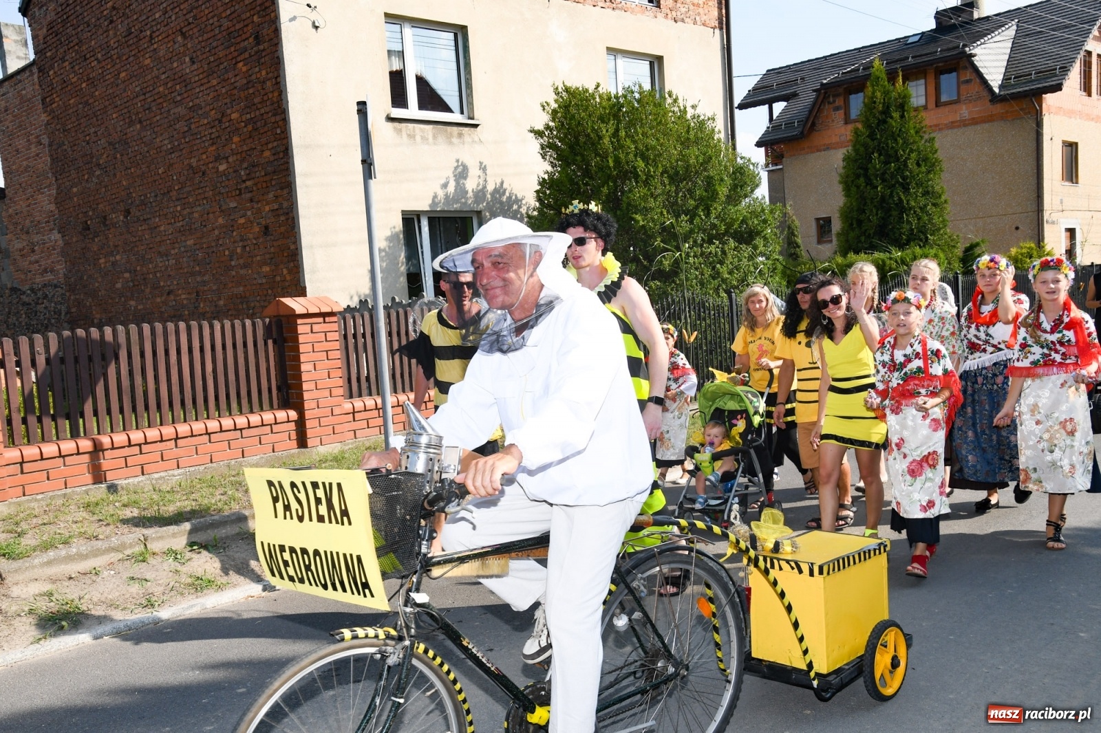 Zdjęcie w galerii na portalu naszraciborz.pl: Dożynki gminy Lyski w Raszczycach. Wesoły korowód  i znamienici goście [FOTO i WIDEO] wiadomości z regionu