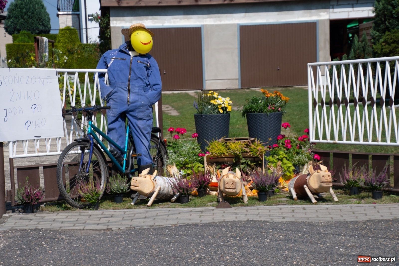 Zdjęcie w galerii na portalu naszraciborz.pl: Dożynki gminy Lyski w Raszczycach. Wesoły korowód  i znamienici goście [FOTO i WIDEO] wiadomości z regionu