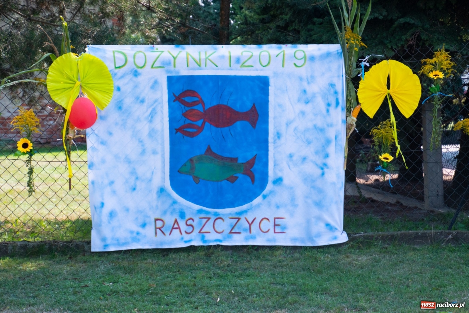 Zdjęcie w galerii na portalu naszraciborz.pl: Dożynki gminy Lyski w Raszczycach. Wesoły korowód  i znamienici goście [FOTO i WIDEO] wiadomości z regionu