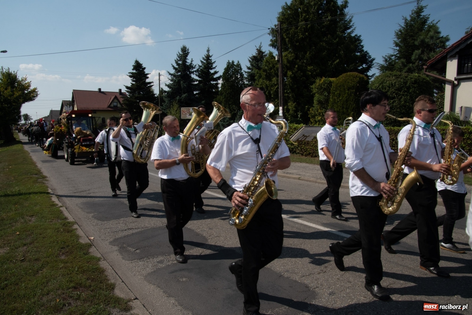 Zdjęcie w galerii na portalu naszraciborz.pl: Dożynki gminy Lyski w Raszczycach. Wesoły korowód  i znamienici goście [FOTO i WIDEO] wiadomości z regionu