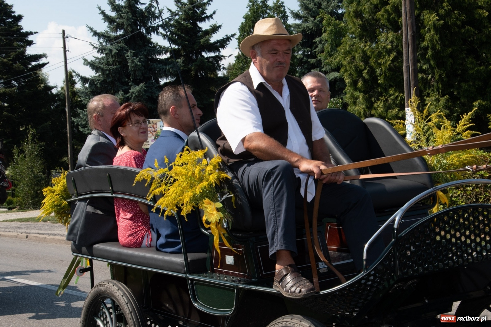Zdjęcie w galerii na portalu naszraciborz.pl: Dożynki gminy Lyski w Raszczycach. Wesoły korowód  i znamienici goście [FOTO i WIDEO] wiadomości z regionu