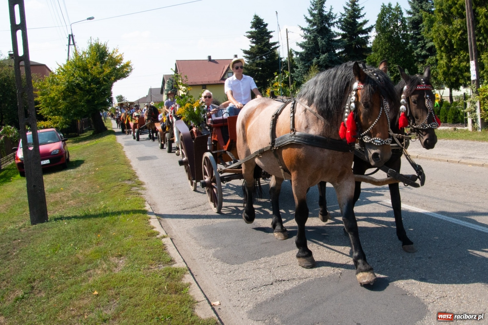 Zdjęcie w galerii na portalu naszraciborz.pl: Dożynki gminy Lyski w Raszczycach. Wesoły korowód  i znamienici goście [FOTO i WIDEO] wiadomości z regionu