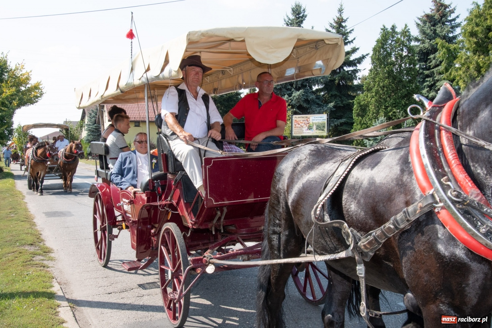 Zdjęcie w galerii na portalu naszraciborz.pl: Dożynki gminy Lyski w Raszczycach. Wesoły korowód  i znamienici goście [FOTO i WIDEO] wiadomości z regionu