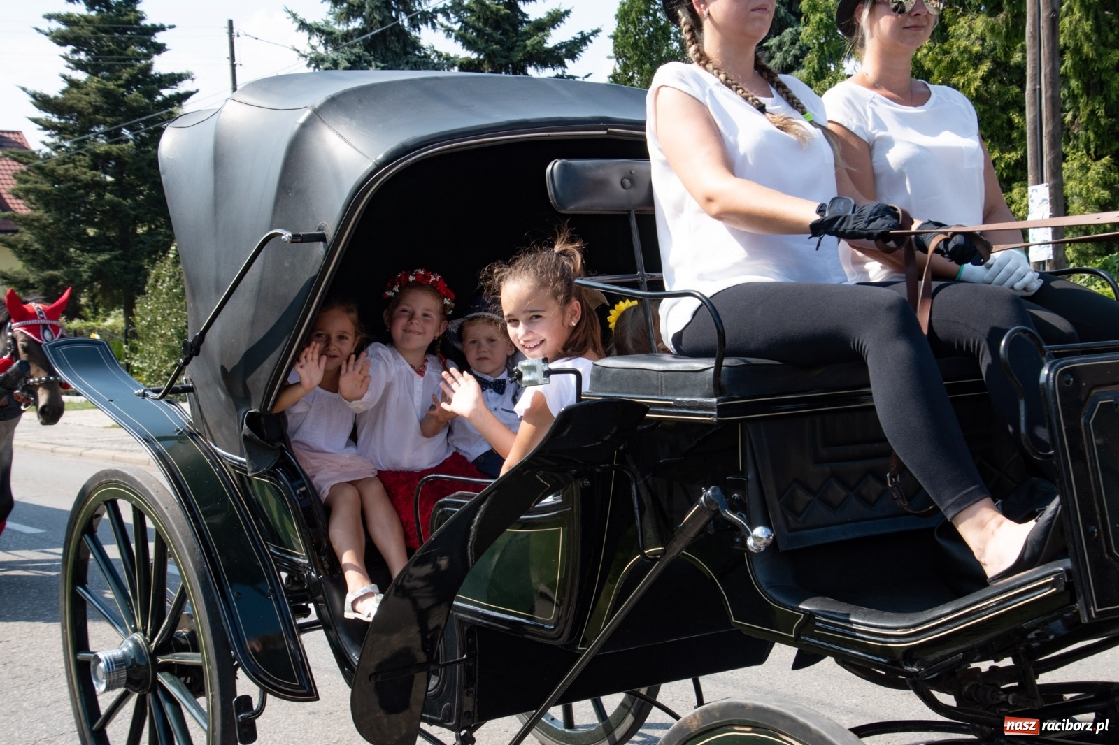 Zdjęcie w galerii na portalu naszraciborz.pl: Dożynki gminy Lyski w Raszczycach. Wesoły korowód  i znamienici goście [FOTO i WIDEO] wiadomości z regionu
