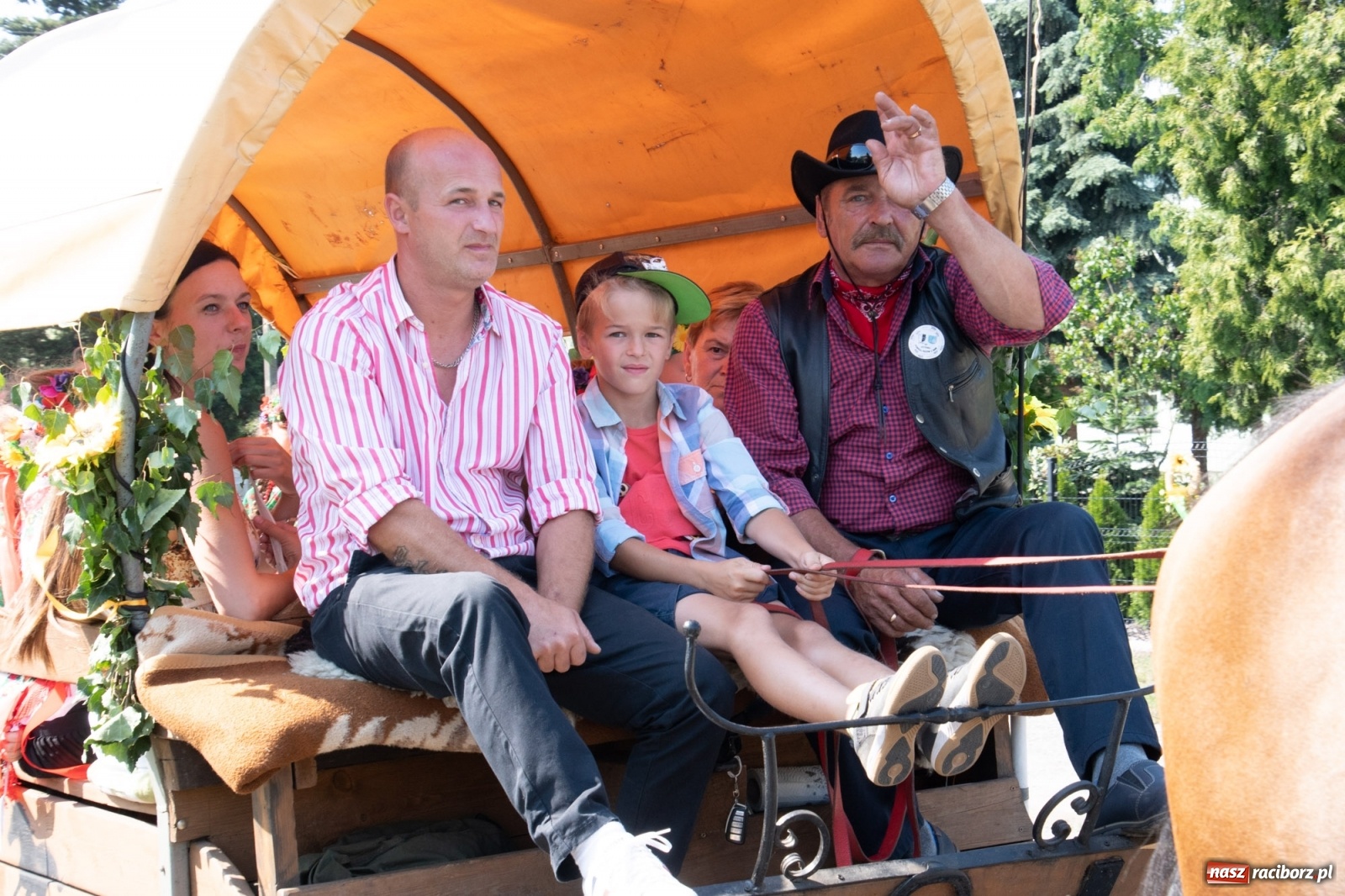 Zdjęcie w galerii na portalu naszraciborz.pl: Dożynki gminy Lyski w Raszczycach. Wesoły korowód  i znamienici goście [FOTO i WIDEO] wiadomości z regionu