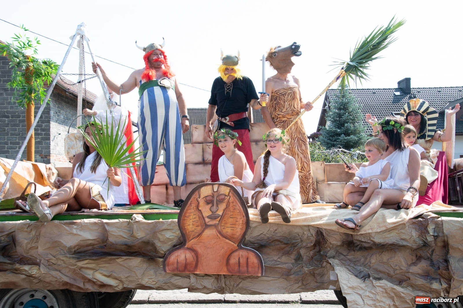 Zdjęcie w galerii na portalu naszraciborz.pl: Dożynki gminy Lyski w Raszczycach. Wesoły korowód  i znamienici goście [FOTO i WIDEO] wiadomości z regionu