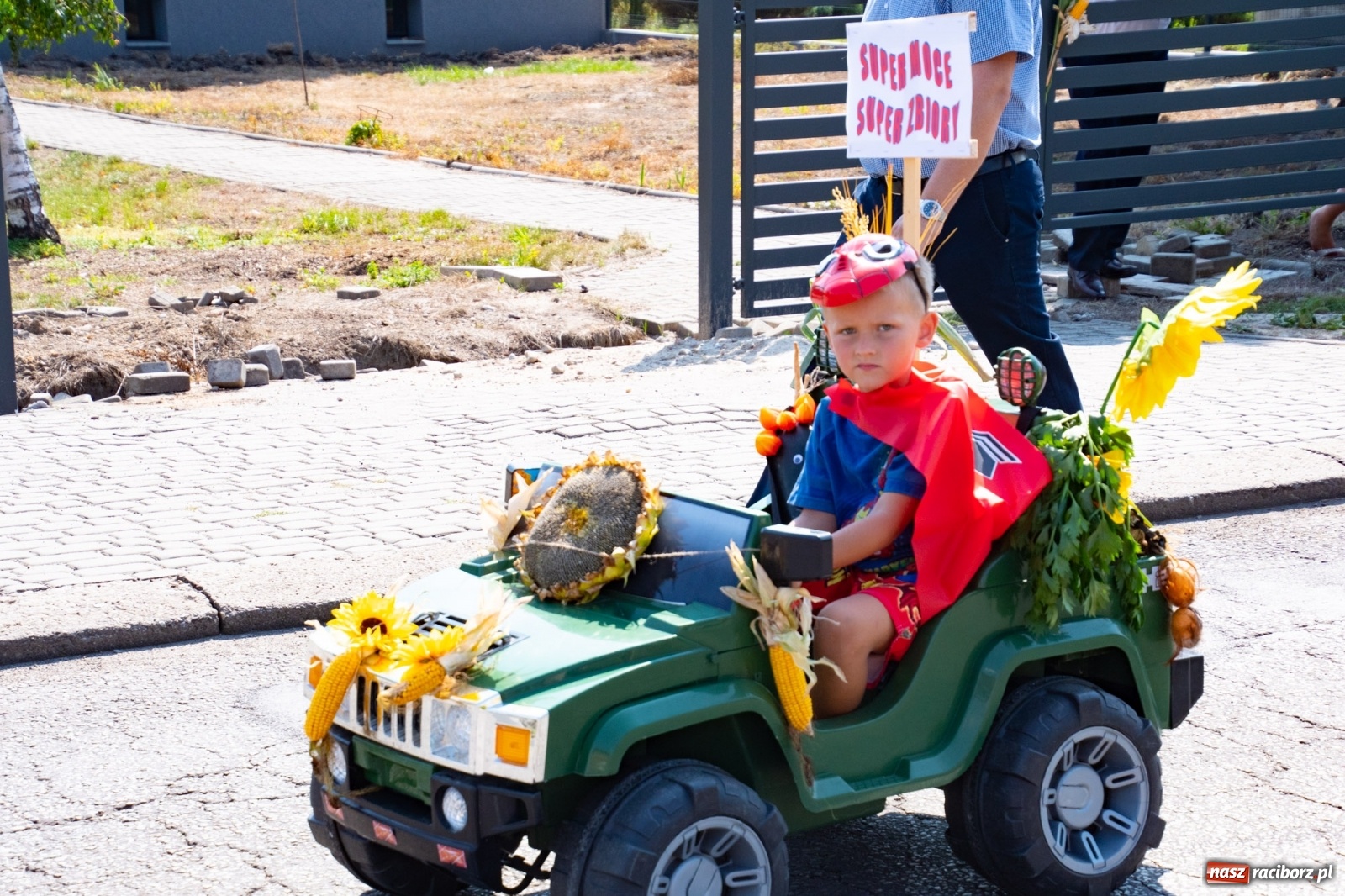Zdjęcie w galerii na portalu naszraciborz.pl: Dożynki gminy Lyski w Raszczycach. Wesoły korowód  i znamienici goście [FOTO i WIDEO] wiadomości z regionu
