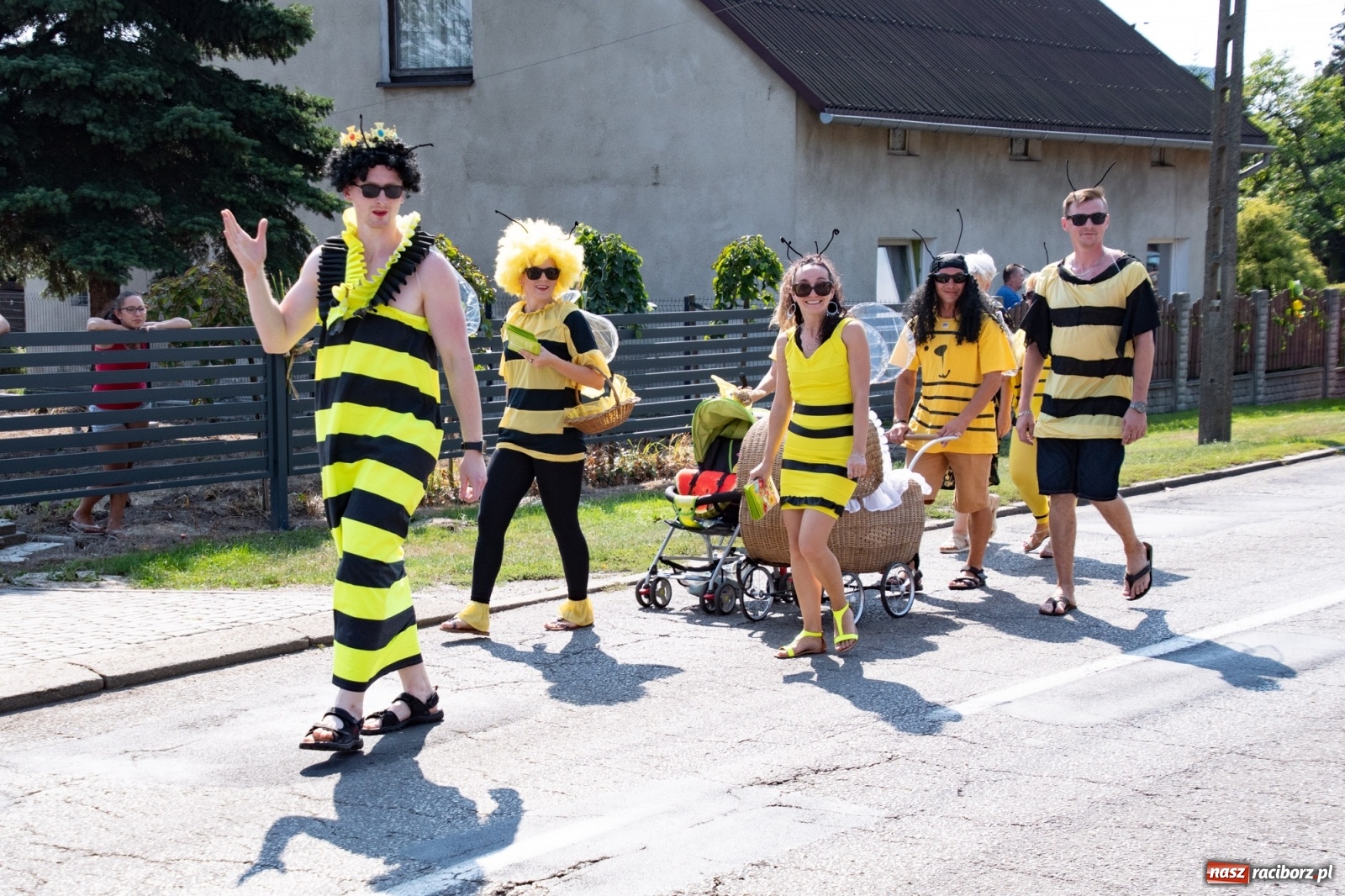 Zdjęcie w galerii na portalu naszraciborz.pl: Dożynki gminy Lyski w Raszczycach. Wesoły korowód  i znamienici goście [FOTO i WIDEO] wiadomości z regionu
