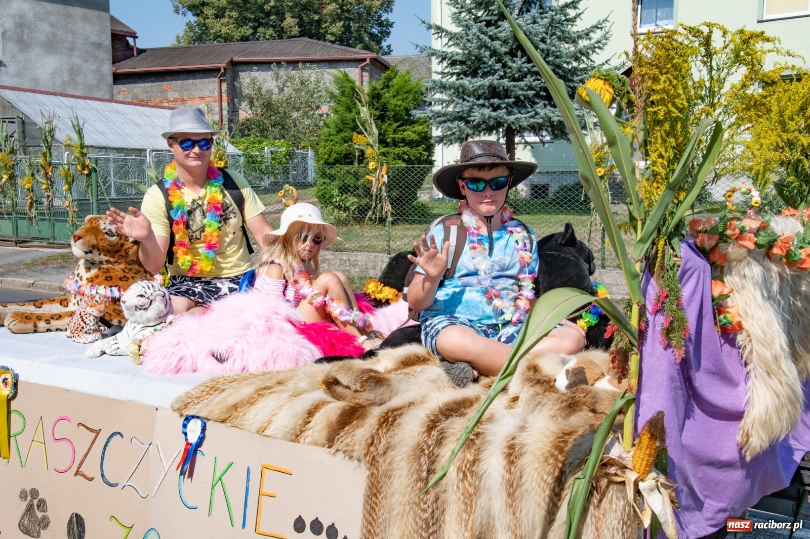 Zdjęcie w galerii na portalu naszraciborz.pl: Dożynki gminy Lyski w Raszczycach. Wesoły korowód  i znamienici goście [FOTO i WIDEO] wiadomości z regionu