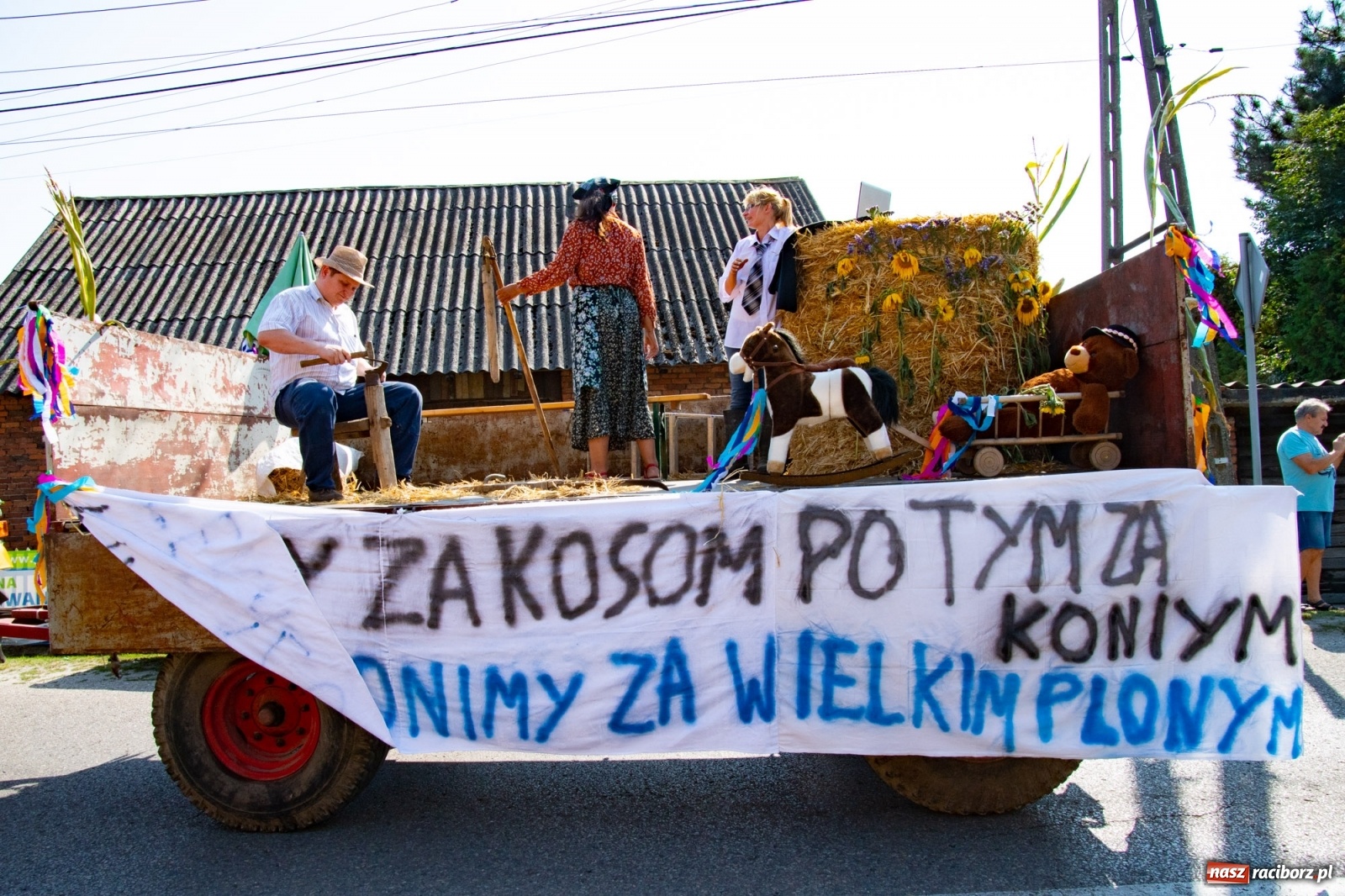 Zdjęcie w galerii na portalu naszraciborz.pl: Dożynki gminy Lyski w Raszczycach. Wesoły korowód  i znamienici goście [FOTO i WIDEO] wiadomości z regionu