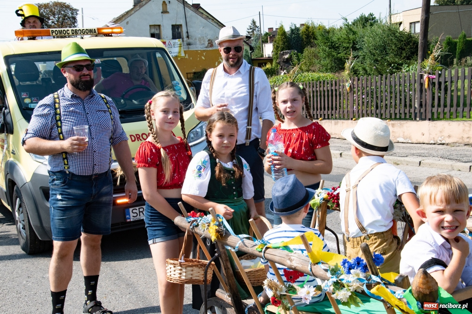 Zdjęcie w galerii na portalu naszraciborz.pl: Dożynki gminy Lyski w Raszczycach. Wesoły korowód  i znamienici goście [FOTO i WIDEO] wiadomości z regionu