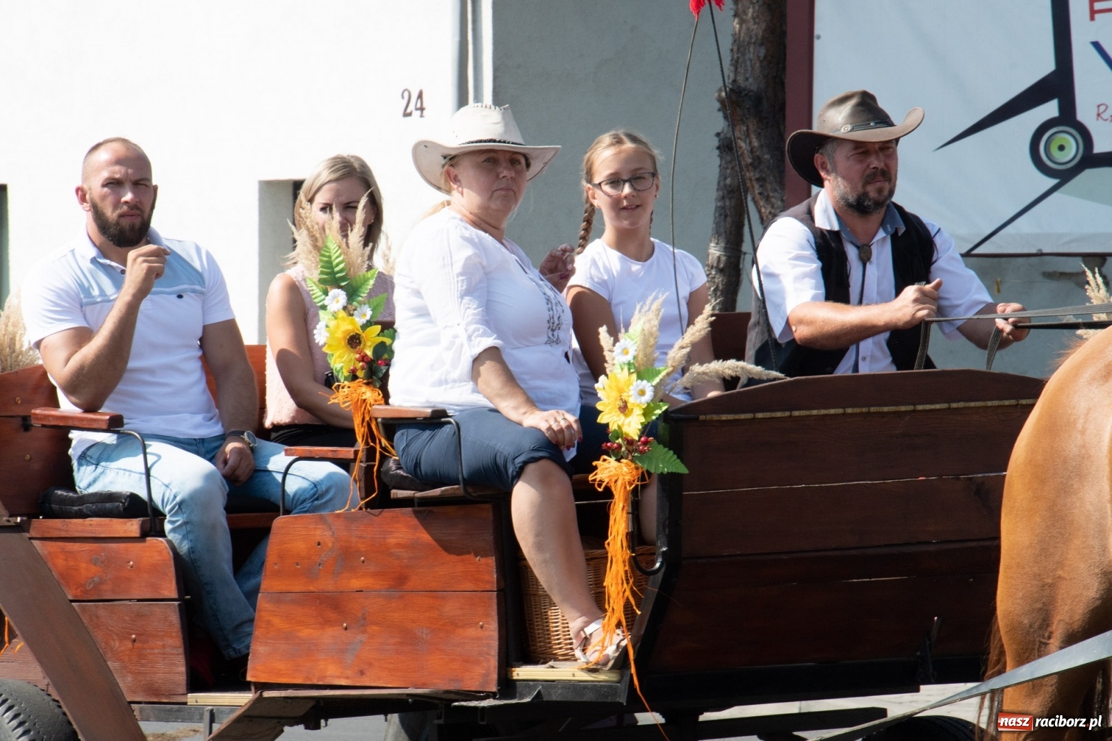 Zdjęcie w galerii na portalu naszraciborz.pl: Dożynki gminy Lyski w Raszczycach. Wesoły korowód  i znamienici goście [FOTO i WIDEO] wiadomości z regionu