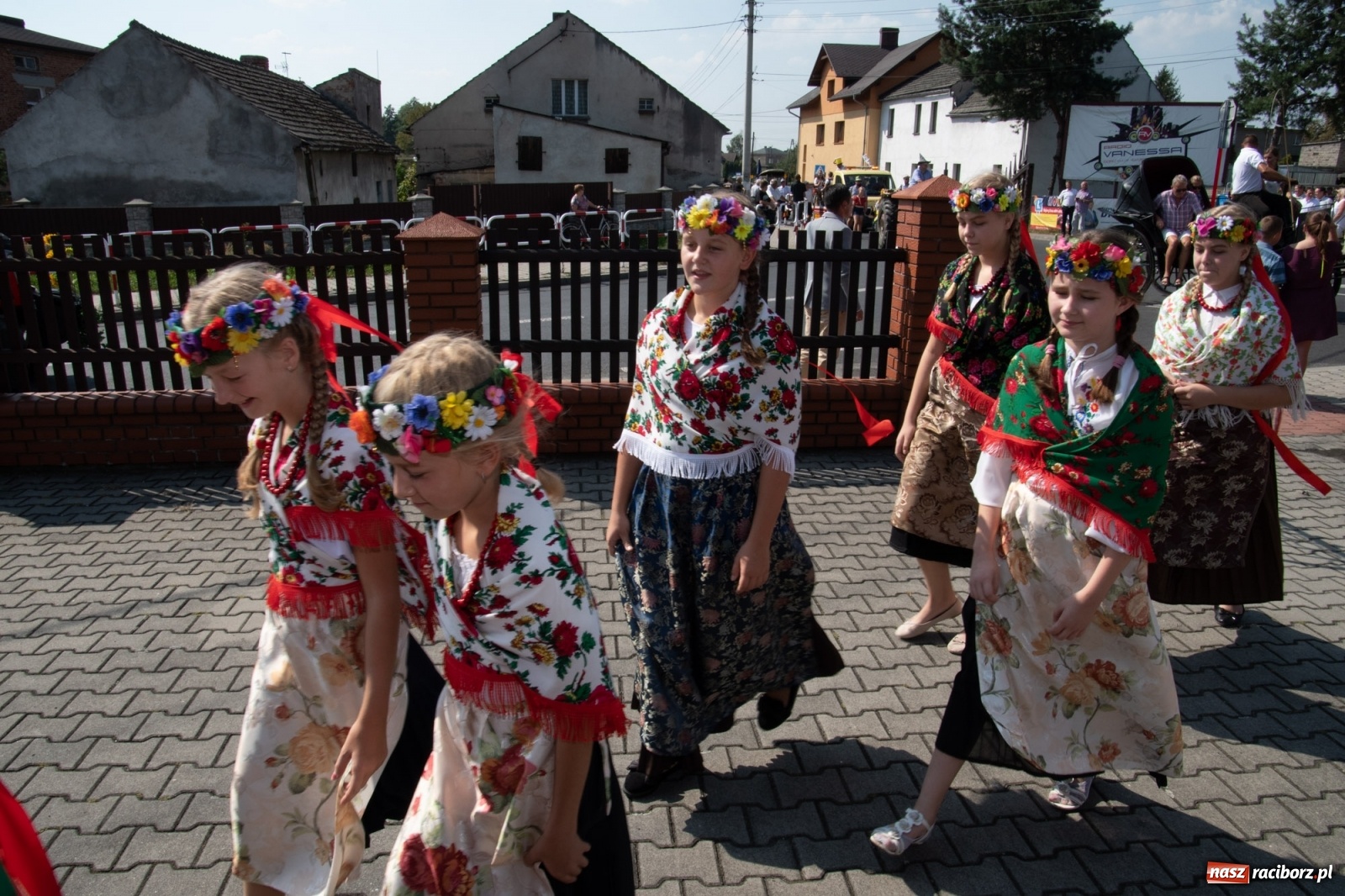 Zdjęcie w galerii na portalu naszraciborz.pl: Dożynki gminy Lyski w Raszczycach. Wesoły korowód  i znamienici goście [FOTO i WIDEO] wiadomości z regionu