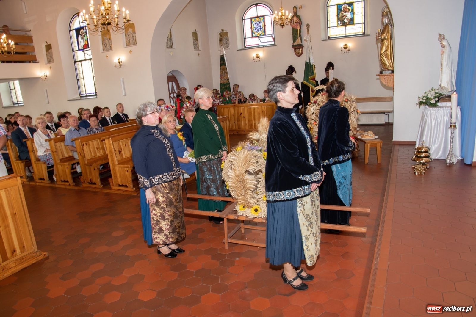 Zdjęcie w galerii na portalu naszraciborz.pl: Dożynki gminy Lyski w Raszczycach. Wesoły korowód  i znamienici goście [FOTO i WIDEO] wiadomości z regionu