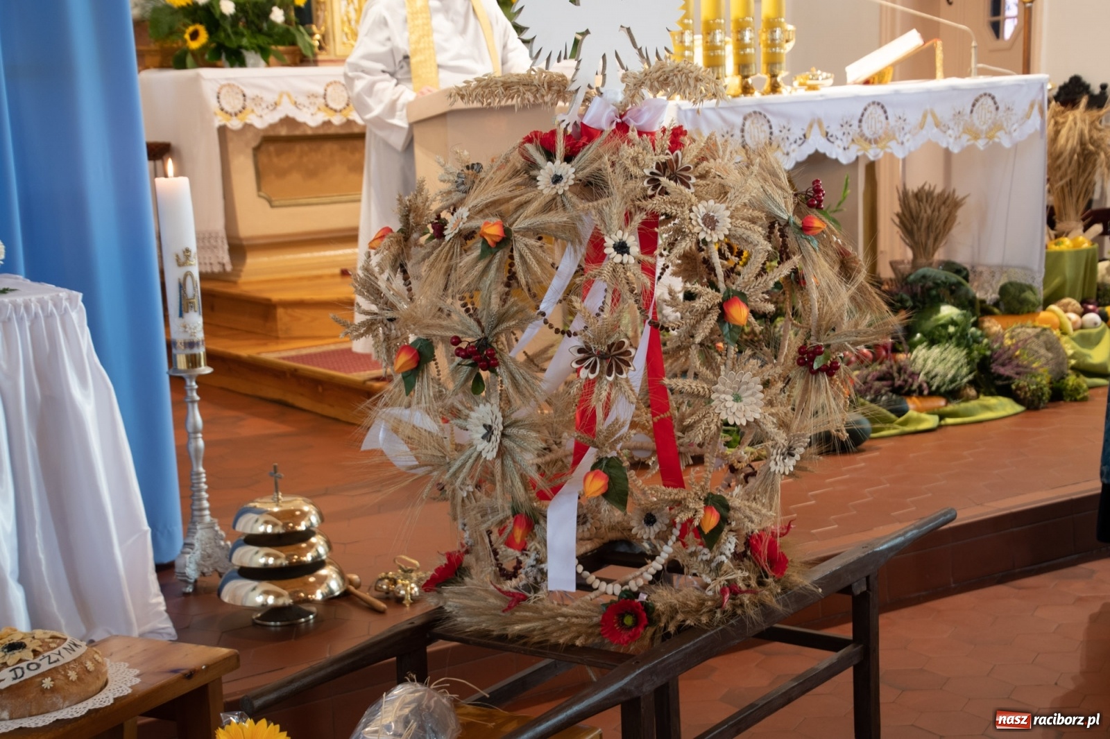 Zdjęcie w galerii na portalu naszraciborz.pl: Dożynki gminy Lyski w Raszczycach. Wesoły korowód  i znamienici goście [FOTO i WIDEO] wiadomości z regionu