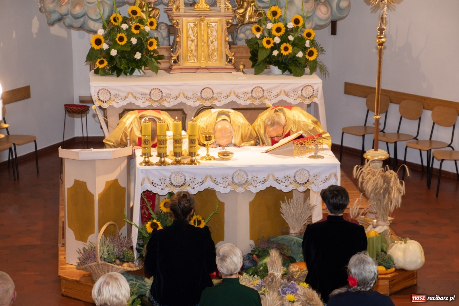 Zdjęcie w galerii na portalu naszraciborz.pl: Dożynki gminy Lyski w Raszczycach. Wesoły korowód  i znamienici goście [FOTO i WIDEO] wiadomości z regionu
