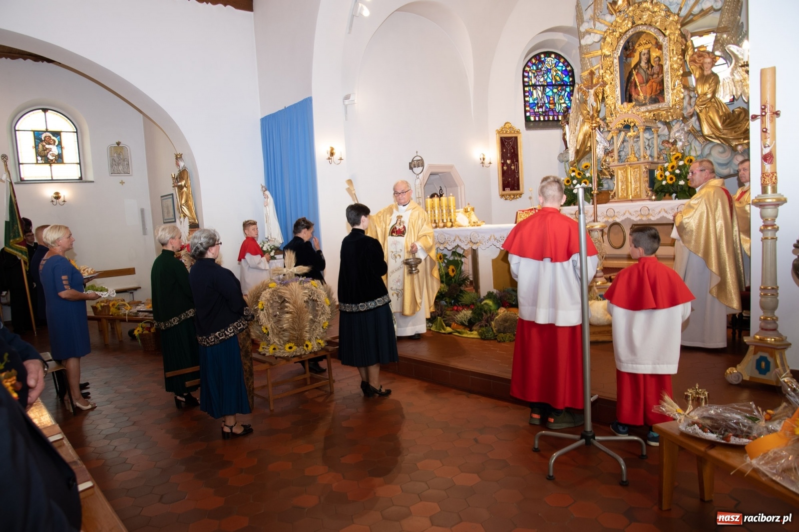 Zdjęcie w galerii na portalu naszraciborz.pl: Dożynki gminy Lyski w Raszczycach. Wesoły korowód  i znamienici goście [FOTO i WIDEO] wiadomości z regionu