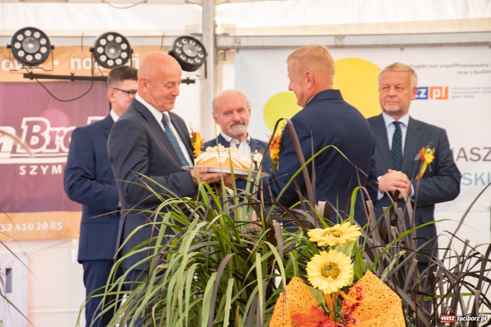 Zdjęcie w galerii na portalu naszraciborz.pl: Dożynki gminy Lyski w Raszczycach. Wesoły korowód  i znamienici goście [FOTO i WIDEO] wiadomości z regionu