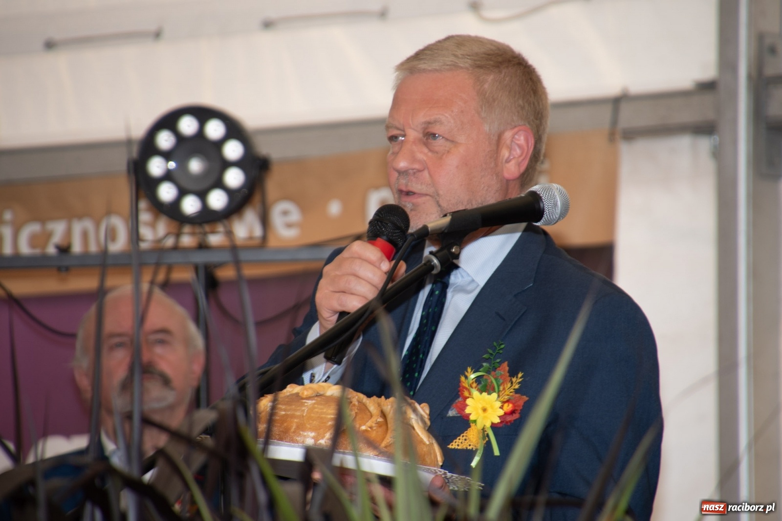 Zdjęcie w galerii na portalu naszraciborz.pl: Dożynki gminy Lyski w Raszczycach. Wesoły korowód  i znamienici goście [FOTO i WIDEO] wiadomości z regionu