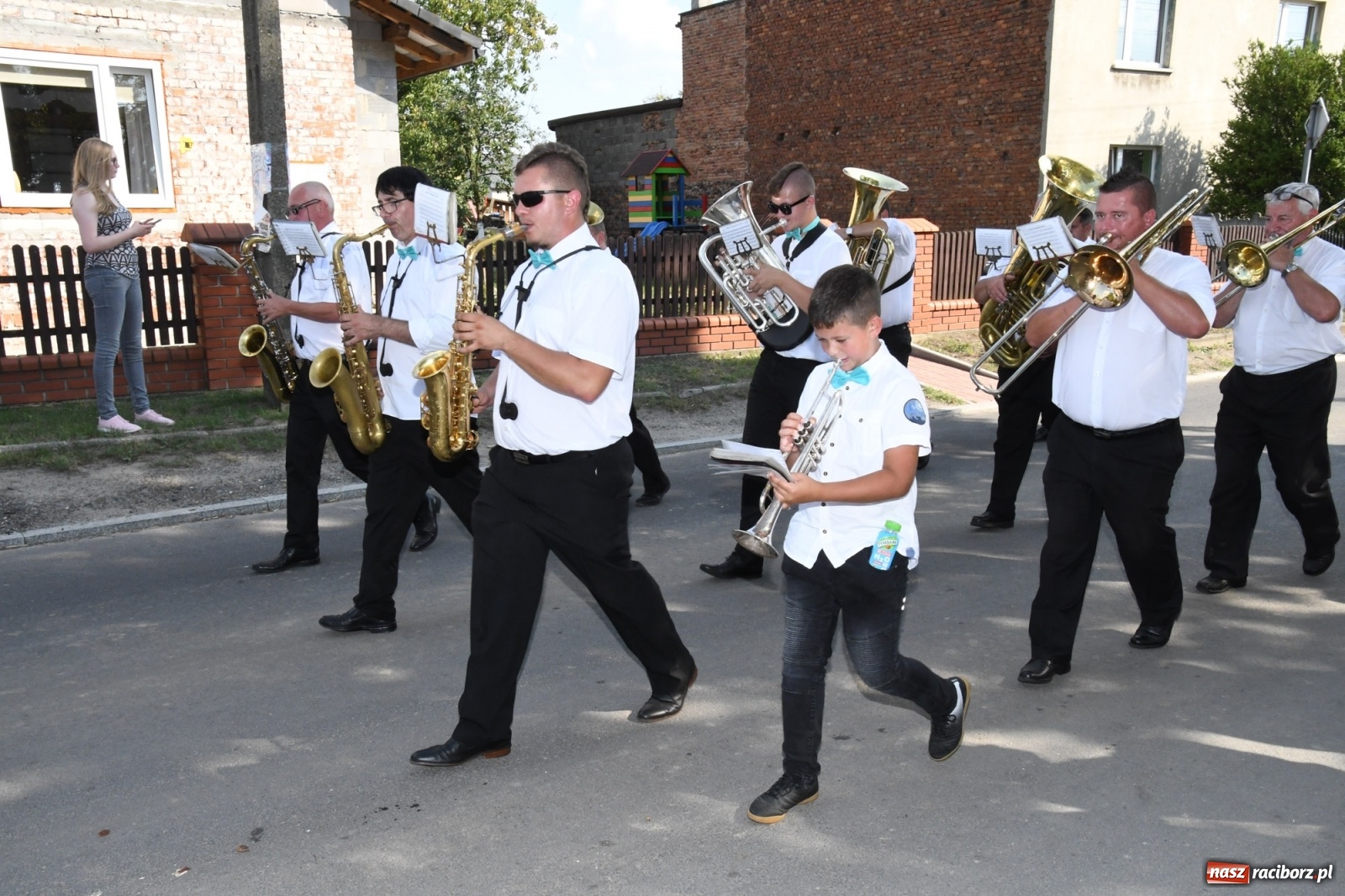 Zdjęcie w galerii na portalu naszraciborz.pl: Dożynki gminy Lyski w Raszczycach. Wesoły korowód  i znamienici goście [FOTO i WIDEO] wiadomości z regionu