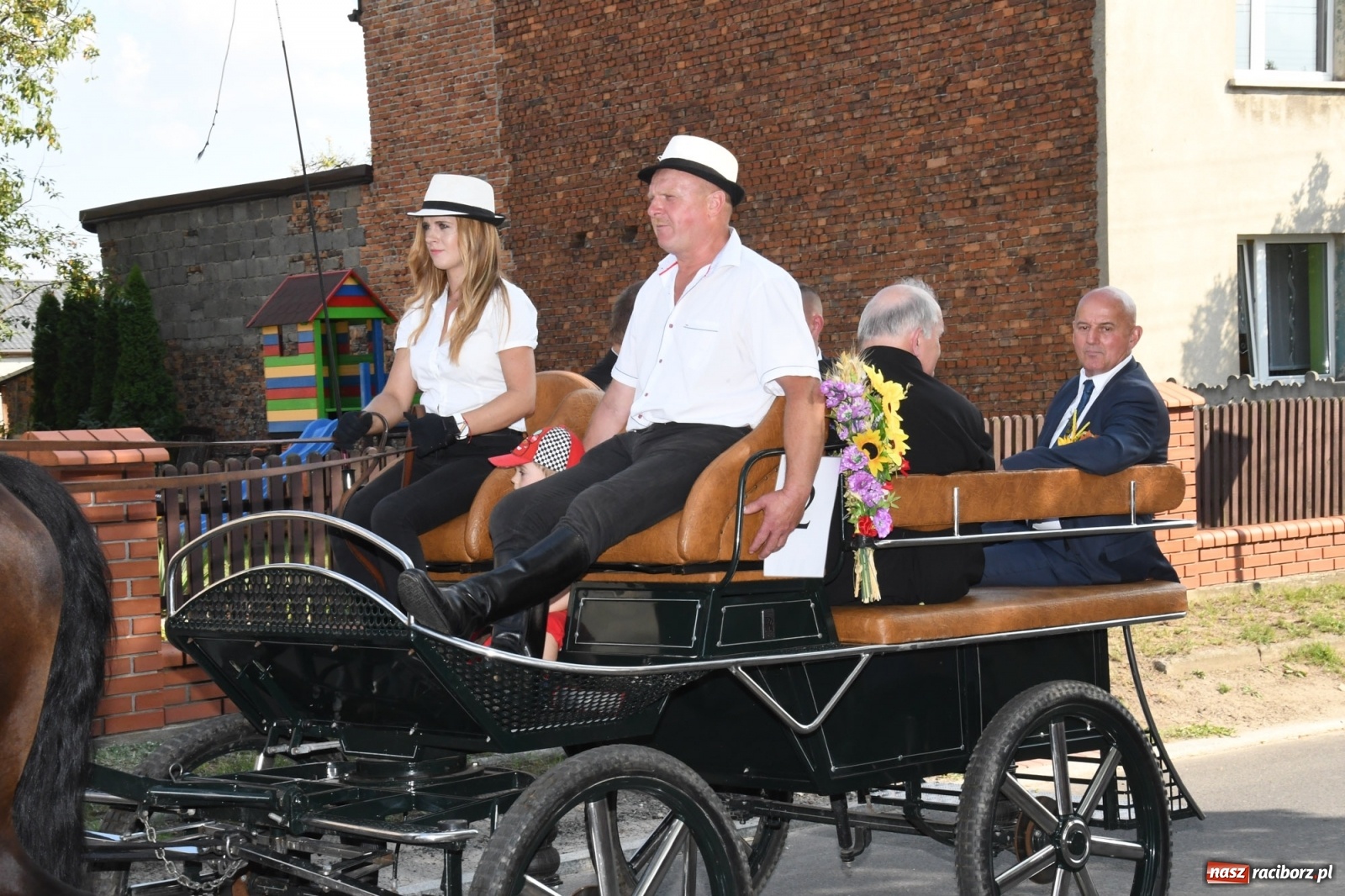 Zdjęcie w galerii na portalu naszraciborz.pl: Dożynki gminy Lyski w Raszczycach. Wesoły korowód  i znamienici goście [FOTO i WIDEO] wiadomości z regionu