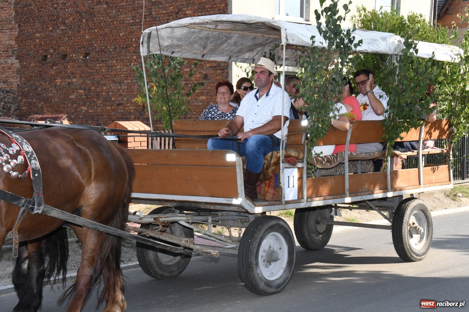 Zdjęcie w galerii na portalu naszraciborz.pl: Dożynki gminy Lyski w Raszczycach. Wesoły korowód  i znamienici goście [FOTO i WIDEO] wiadomości z regionu