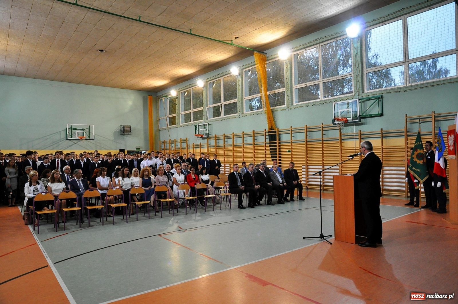 Zdjęcie w galerii na portalu naszraciborz.pl: Nie z takimi problemami Mechanik sobie radził [FOTO i WIDEO]  wiadomości z regionu