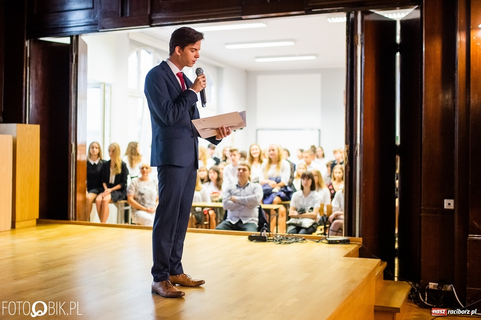 Zdjęcie w galerii na portalu naszraciborz.pl: Inauguracja roku szkolnego w I LO wiadomości z regionu