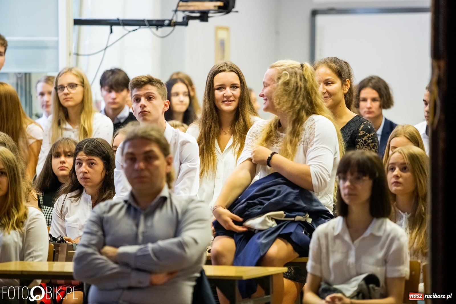 Zdjęcie w galerii na portalu naszraciborz.pl: Inauguracja roku szkolnego w I LO wiadomości z regionu