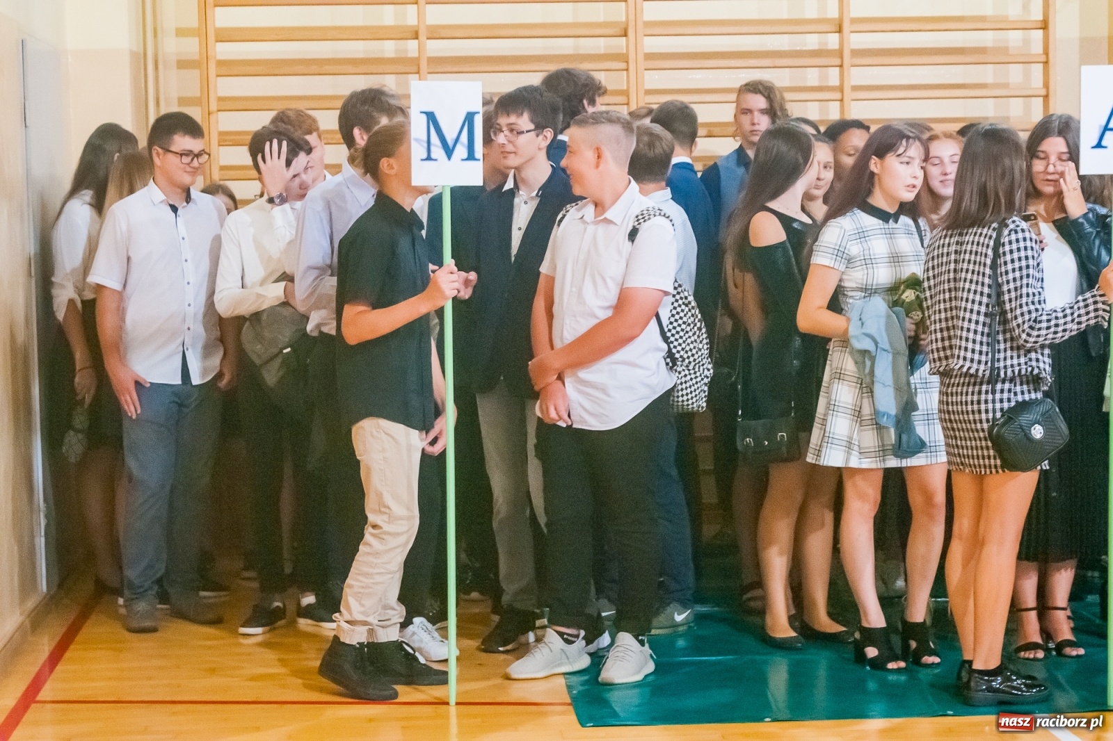 Zdjęcie w galerii na portalu naszraciborz.pl: Uroczyście ślubuję! Inauguracja roku szkolnego w II LO [FOTO i WIDEO] wiadomości z regionu