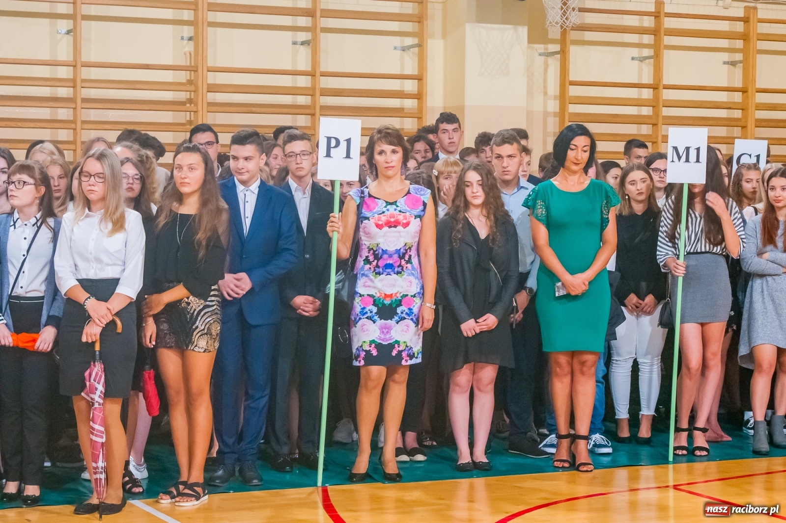 Zdjęcie w galerii na portalu naszraciborz.pl: Uroczyście ślubuję! Inauguracja roku szkolnego w II LO [FOTO i WIDEO] wiadomości z regionu