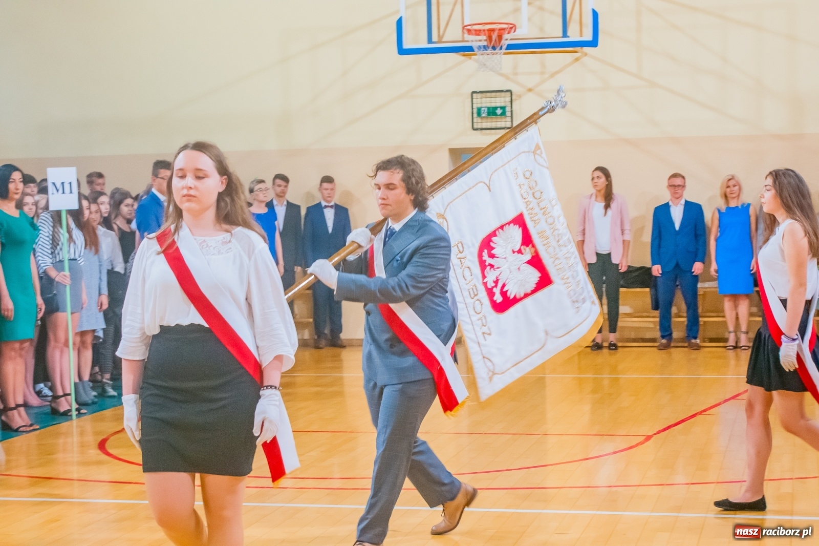 Zdjęcie w galerii na portalu naszraciborz.pl: Uroczyście ślubuję! Inauguracja roku szkolnego w II LO [FOTO i WIDEO] wiadomości z regionu