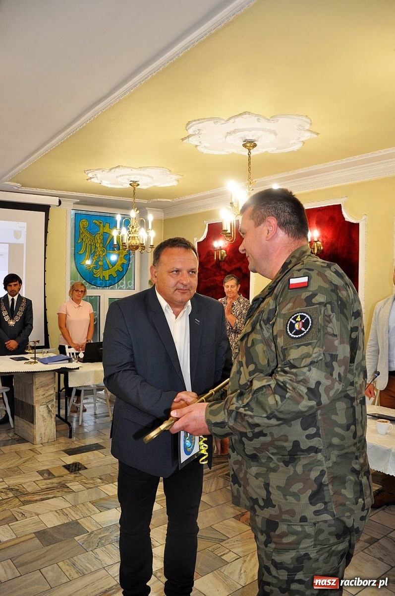 Zdjęcie w galerii na portalu naszraciborz.pl: Kuźnia Raciborska czeka na wojsko [WIDEO]  wiadomości z regionu