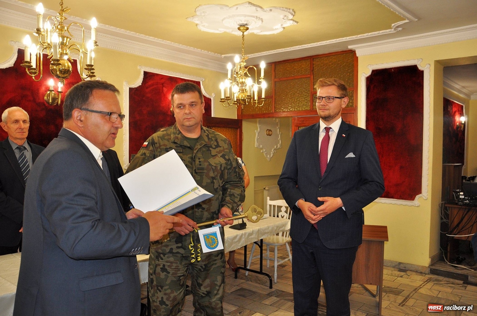 Zdjęcie w galerii na portalu naszraciborz.pl: Kuźnia Raciborska czeka na wojsko [WIDEO]  wiadomości z regionu