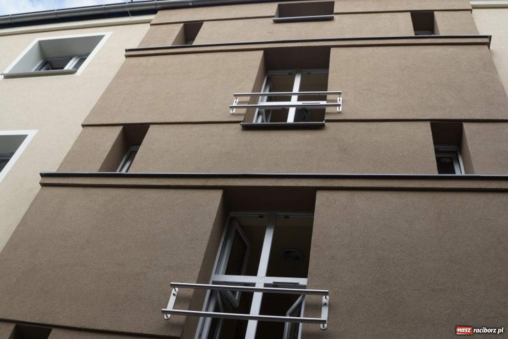 Zdjęcie w galerii na portalu naszraciborz.pl: Izolacja czy dewastacja? Ratusz się chwali, specjalista krytykuje  wiadomości z regionu