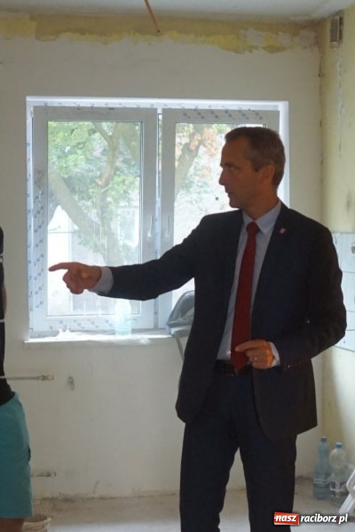 Zdjęcie w galerii na portalu naszraciborz.pl: Izolacja czy dewastacja? Ratusz się chwali, specjalista krytykuje  wiadomości z regionu