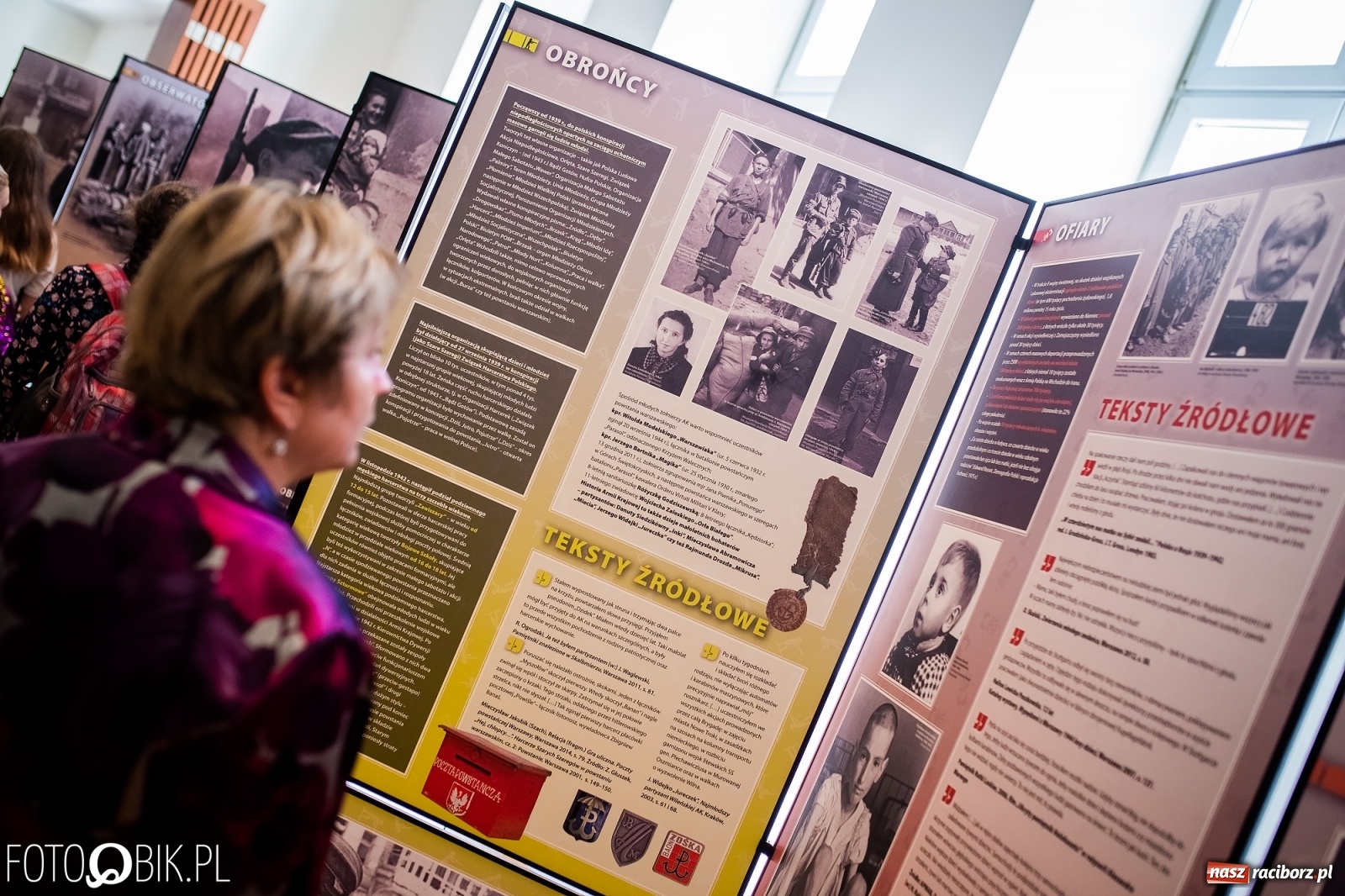 Zdjęcie w galerii na portalu naszraciborz.pl: Otwarcie wystawy Ukradzione dzieciństwo oraz projekcja filmu Kinderlager Pogrzebin wiadomości z regionu