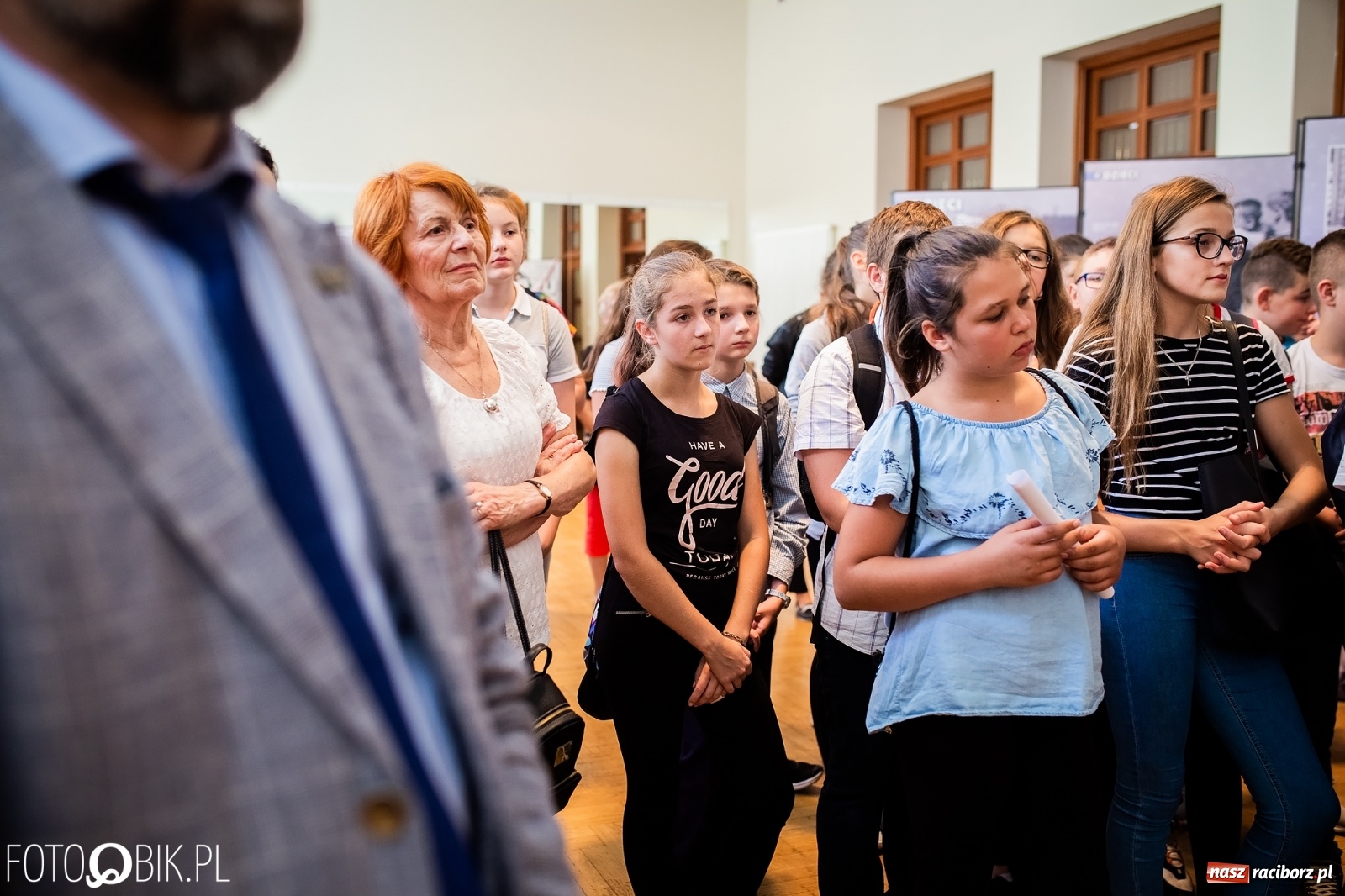 Zdjęcie w galerii na portalu naszraciborz.pl: Otwarcie wystawy Ukradzione dzieciństwo oraz projekcja filmu Kinderlager Pogrzebin wiadomości z regionu