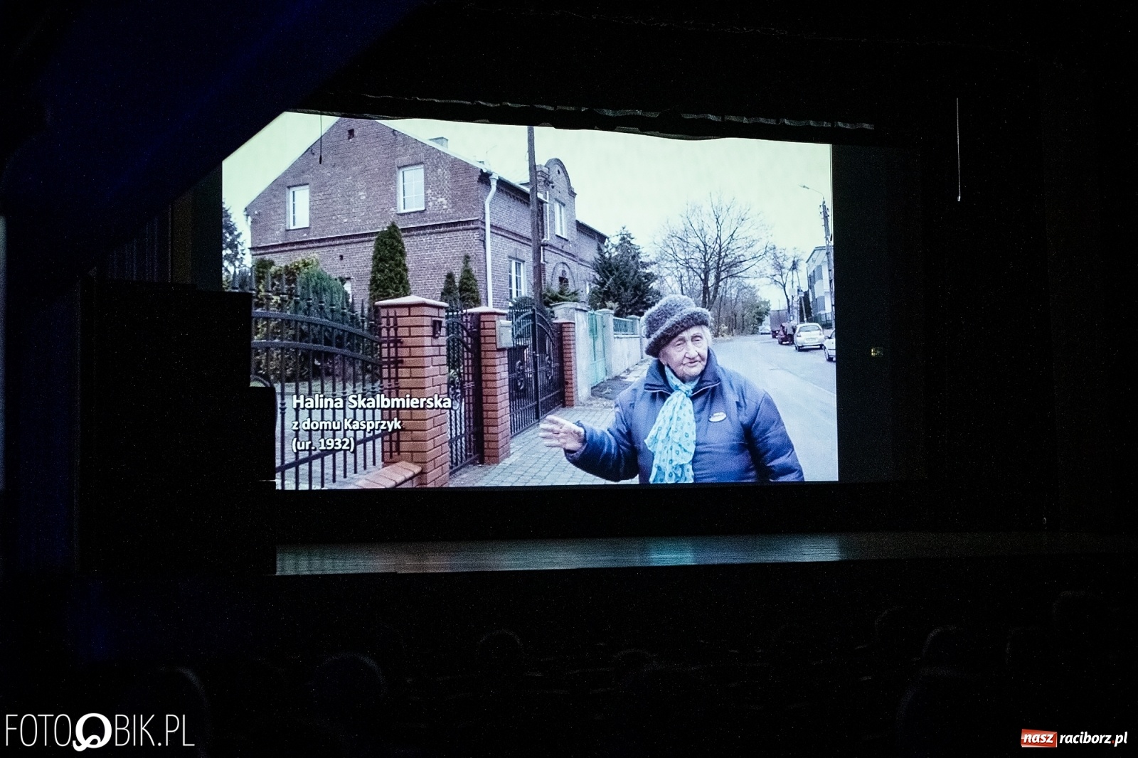 Zdjęcie w galerii na portalu naszraciborz.pl: Otwarcie wystawy Ukradzione dzieciństwo oraz projekcja filmu Kinderlager Pogrzebin wiadomości z regionu