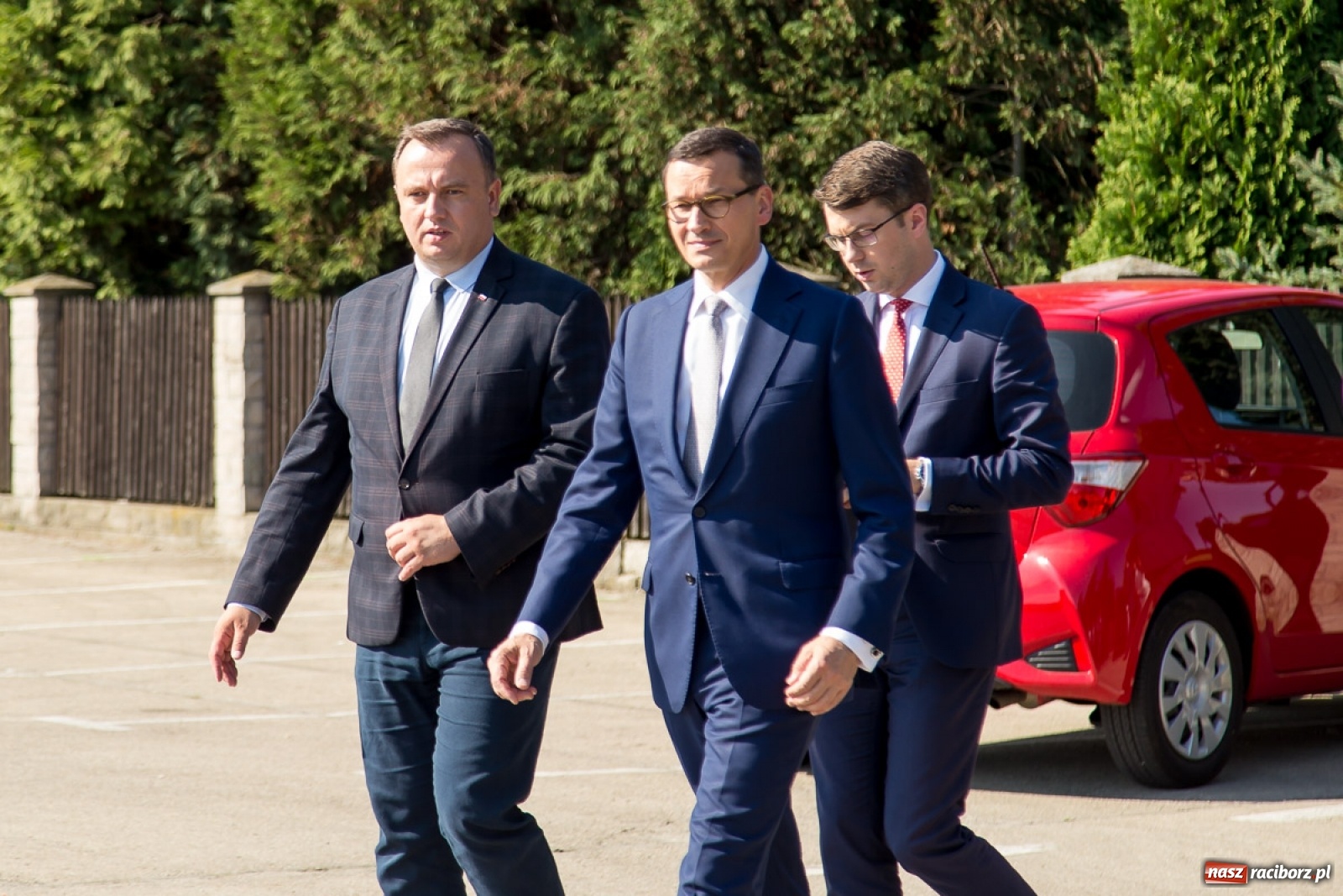 Zdjęcie w galerii na portalu naszraciborz.pl: W obecności premiera podpisano umowę na drogę Racibórz-Rzuchów wiadomości z regionu