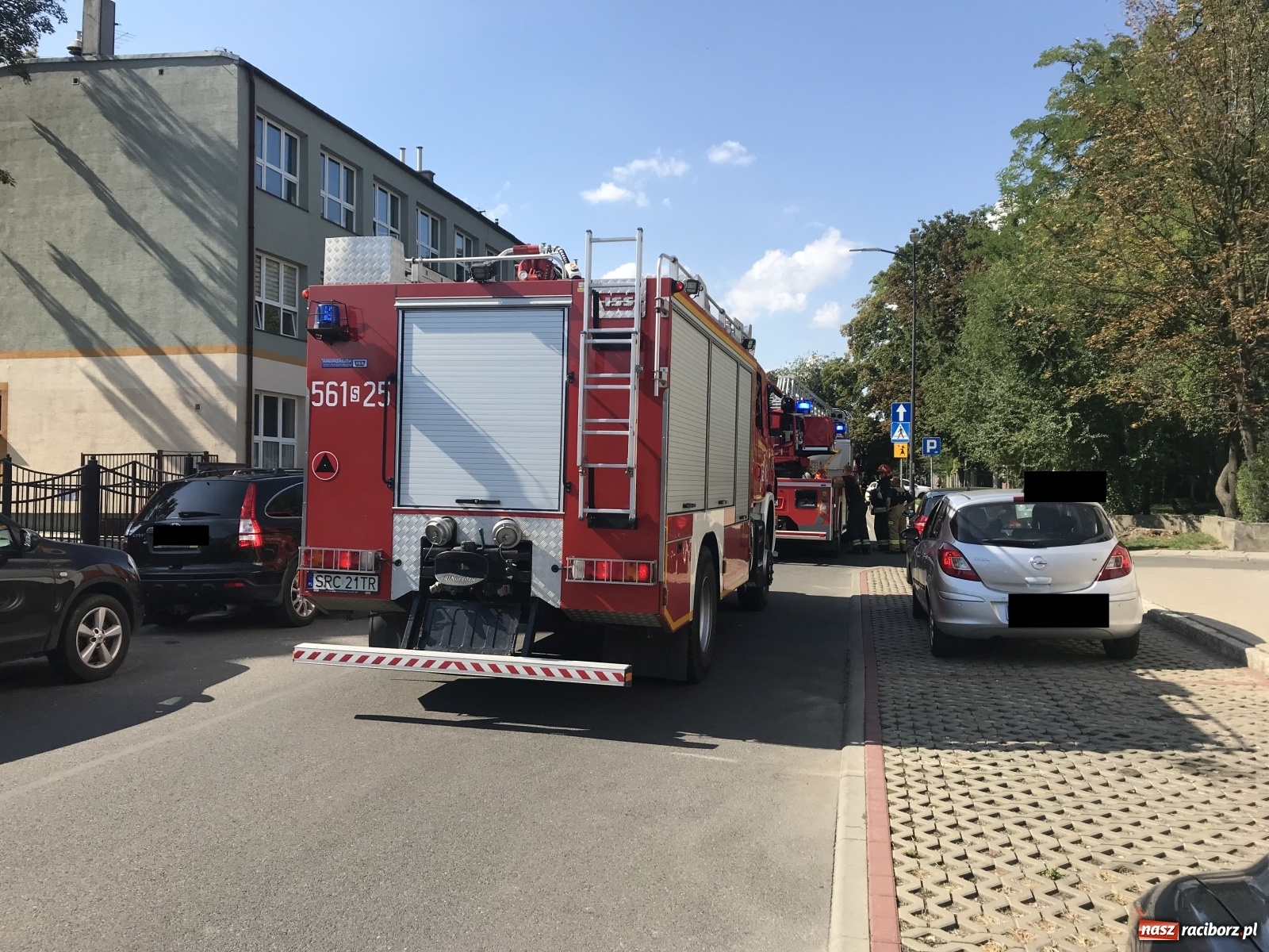 Zdjęcie w galerii na portalu naszraciborz.pl: Mężczyzna miał grozić, że skoczy z dzieckiem z balkonu [FOTO] wiadomości z regionu