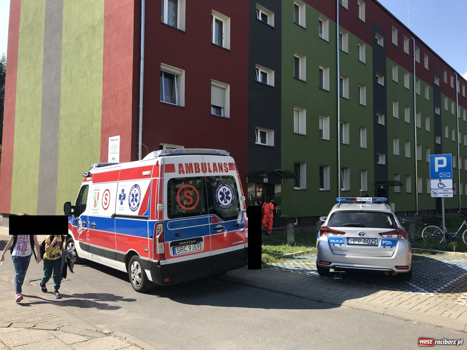 Zdjęcie w galerii na portalu naszraciborz.pl: Mężczyzna miał grozić, że skoczy z dzieckiem z balkonu [FOTO] wiadomości z regionu