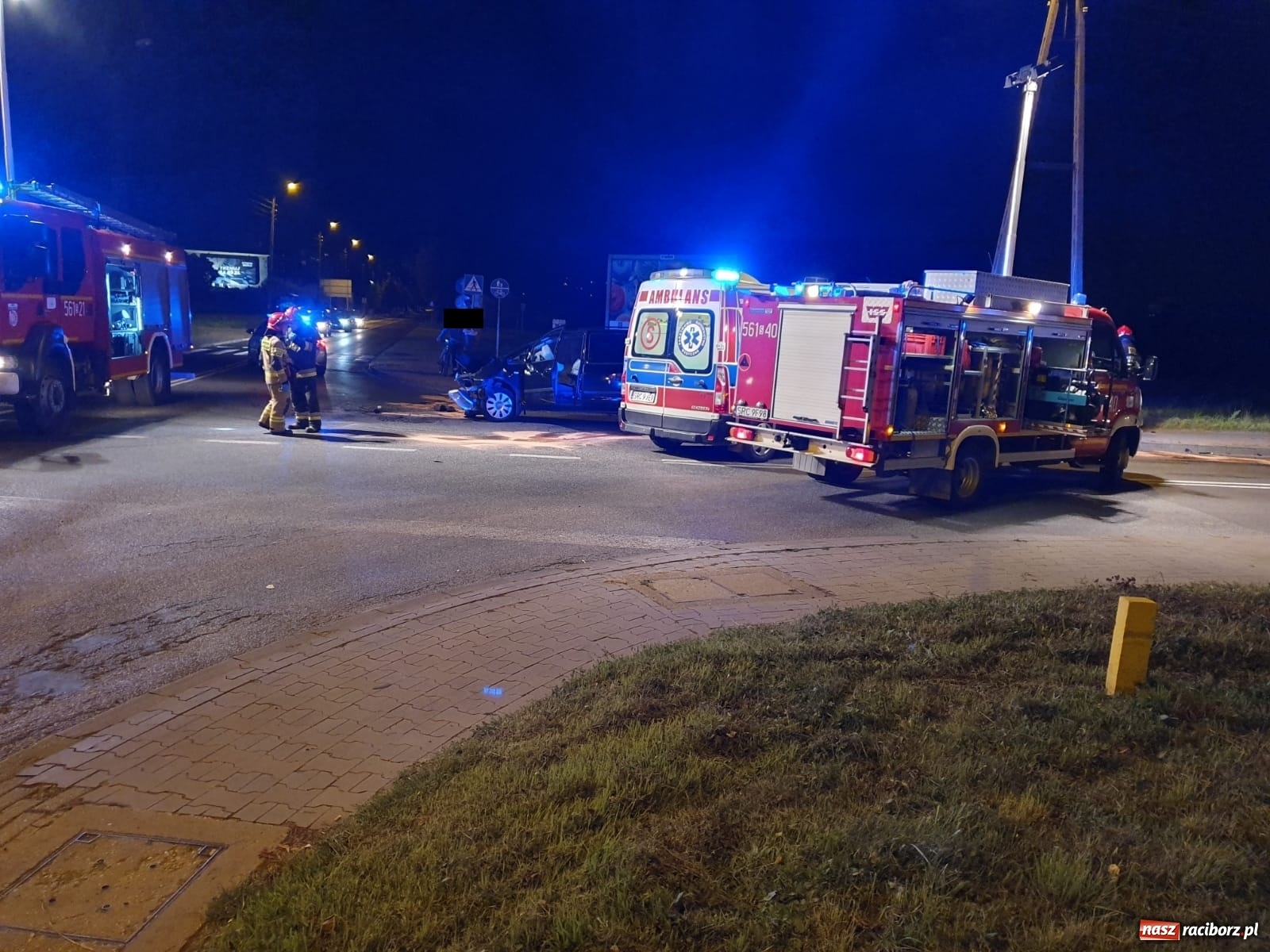 Zdjęcie w galerii na portalu naszraciborz.pl: Zderzenie na mycie. Kilka osób rannych [FOTO]  wiadomości z regionu