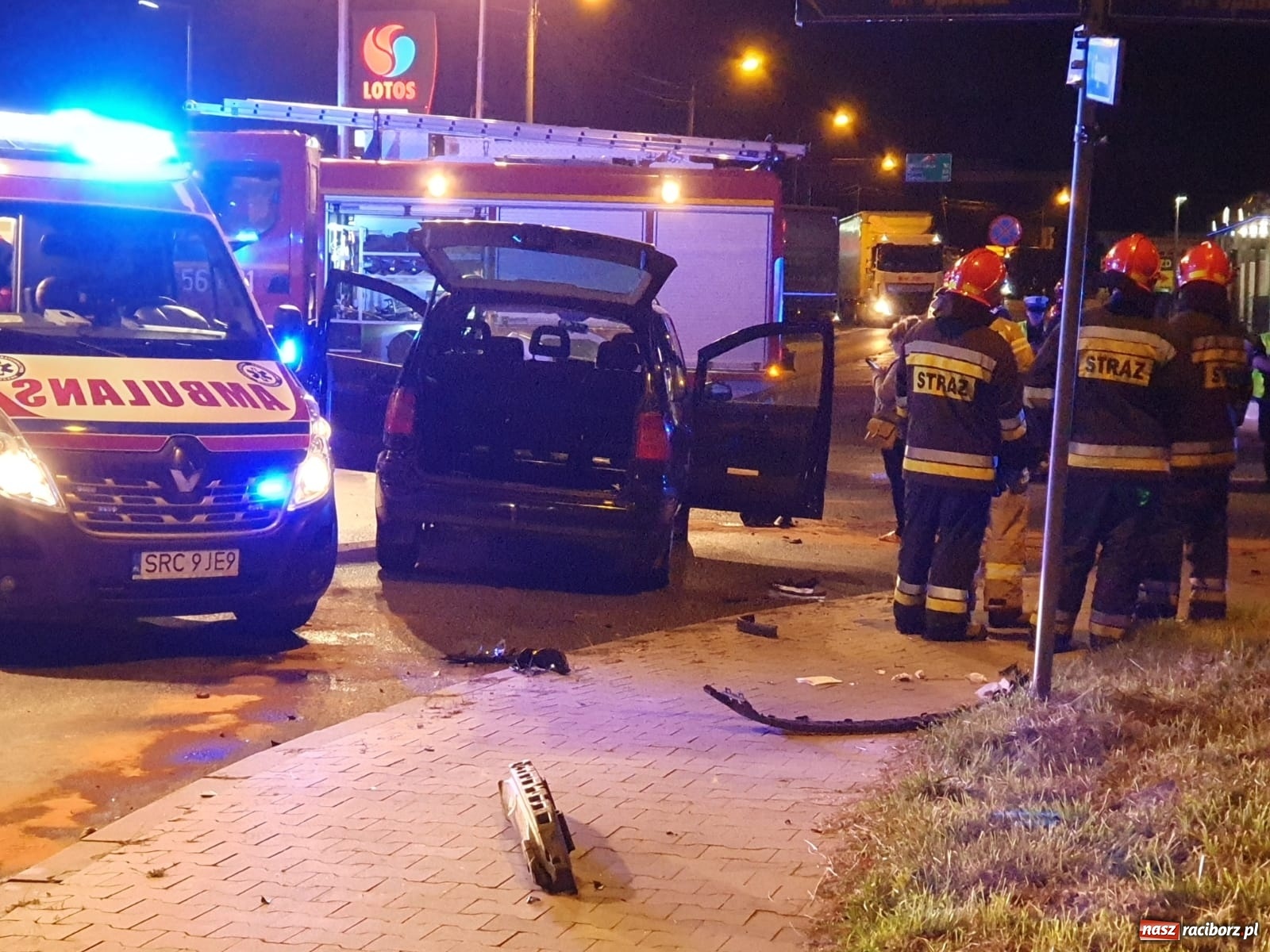 Zdjęcie w galerii na portalu naszraciborz.pl: Zderzenie na mycie. Kilka osób rannych [FOTO]  wiadomości z regionu