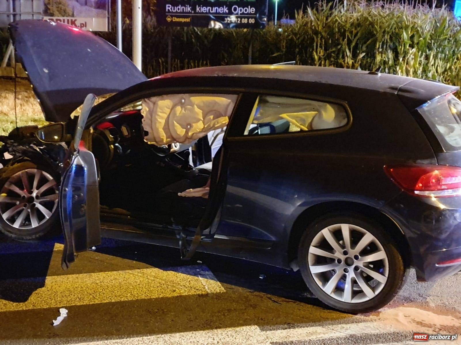 Zdjęcie w galerii na portalu naszraciborz.pl: Zderzenie na mycie. Kilka osób rannych [FOTO]  wiadomości z regionu